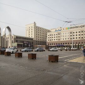 Территорию перед центральным входом на «Атакент» в Алматы реконструировать не будут